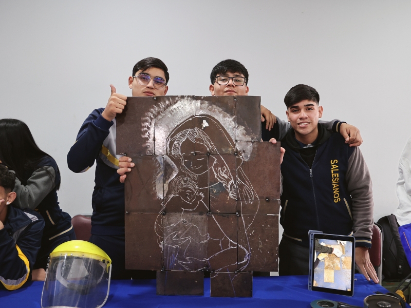 Arte, fe y creatividad se unieron en la primera Galería del Cariño dedicada a María