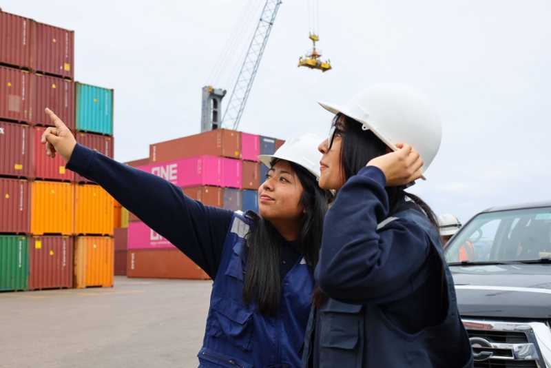 Estudiantes de la Especialidad de Administración Logística visitan Iquique Terminal Portuaria